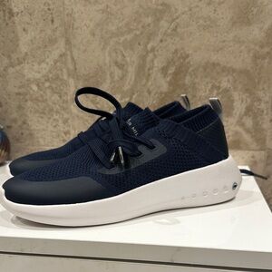 Peter Millar women’s knit sneakers
 Dark Blue and White Sneakers size 6